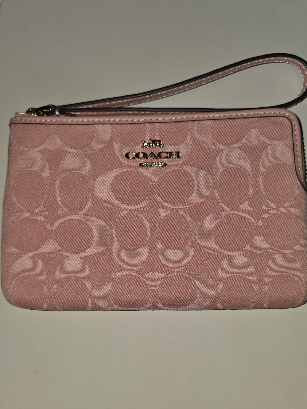 352 - Coach Powder Pink Signature Denim Corner Zip Wristlet